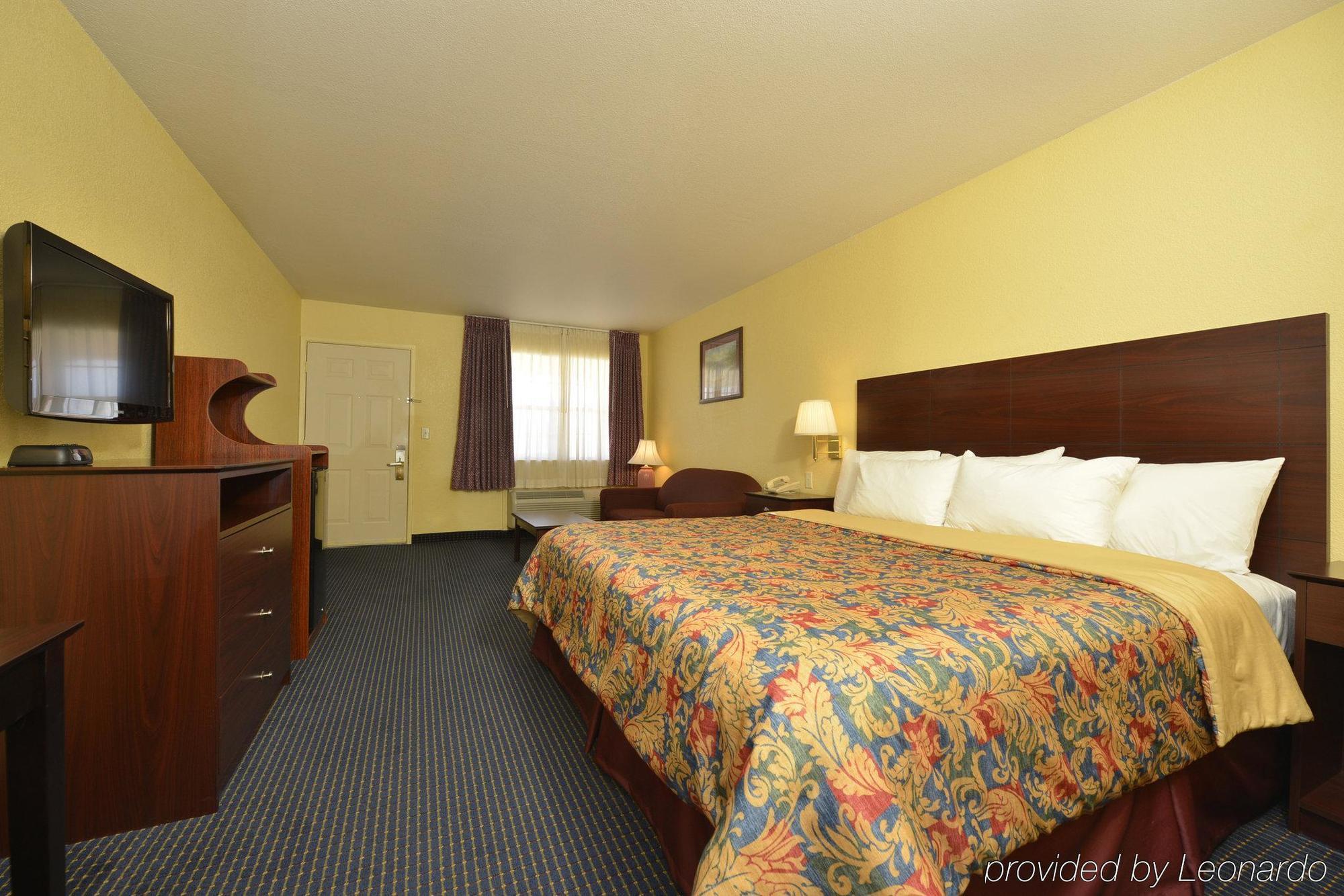 Days Inn Gun Barrel City Eksteriør bilde